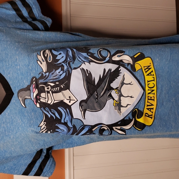 Harry Potter Ravenclaw T-Shirt V-Neck Blue Hogwarts Crest Ringer Juniors XXL - Picture 3 of 9